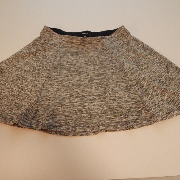 Torrid Gray Elastic Waist Skirt - Picture 1 of 4